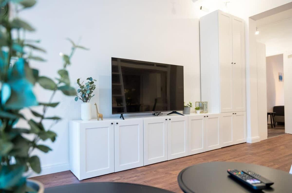 Shabby Chic Apartment In Ideal Location Hamburg Exterior foto